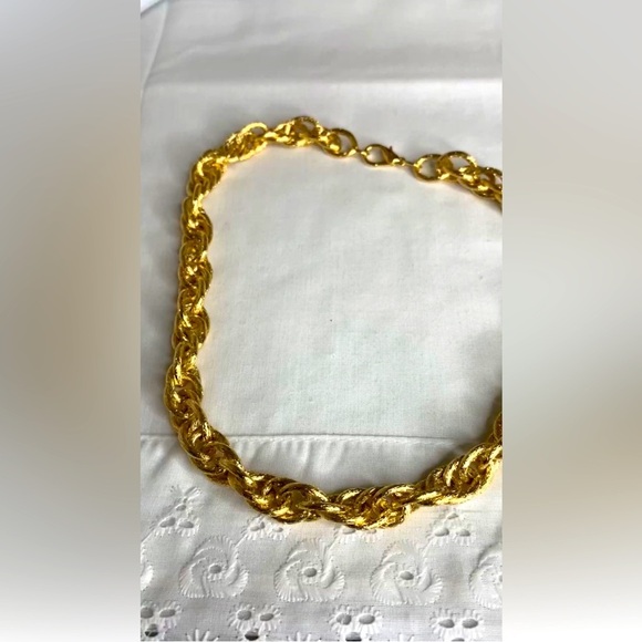 Gold Tone Chunky Necklace - Picture 4 of 7